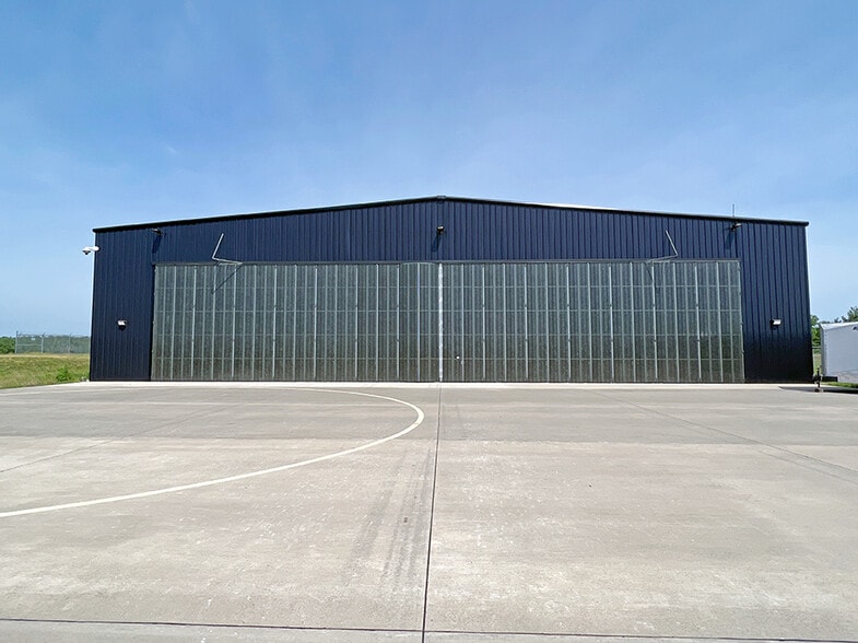 More Photos Of 9405 Airport Blvd, Mascoutah Specialty For Sale