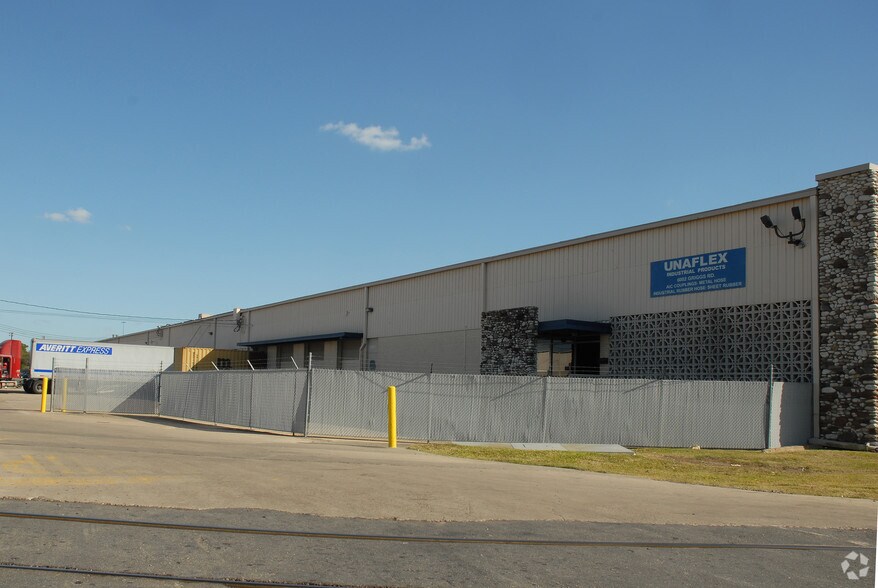 More Photos Of 6000-6018 Griggs Rd, Houston Unknown For Lease