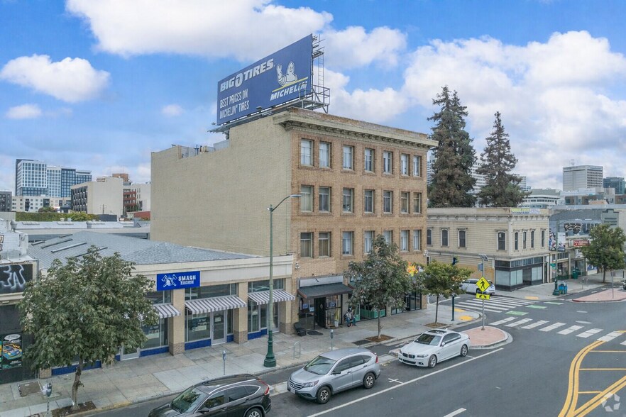 More Photos Of 498 25th St, Oakland Apartments For Sale