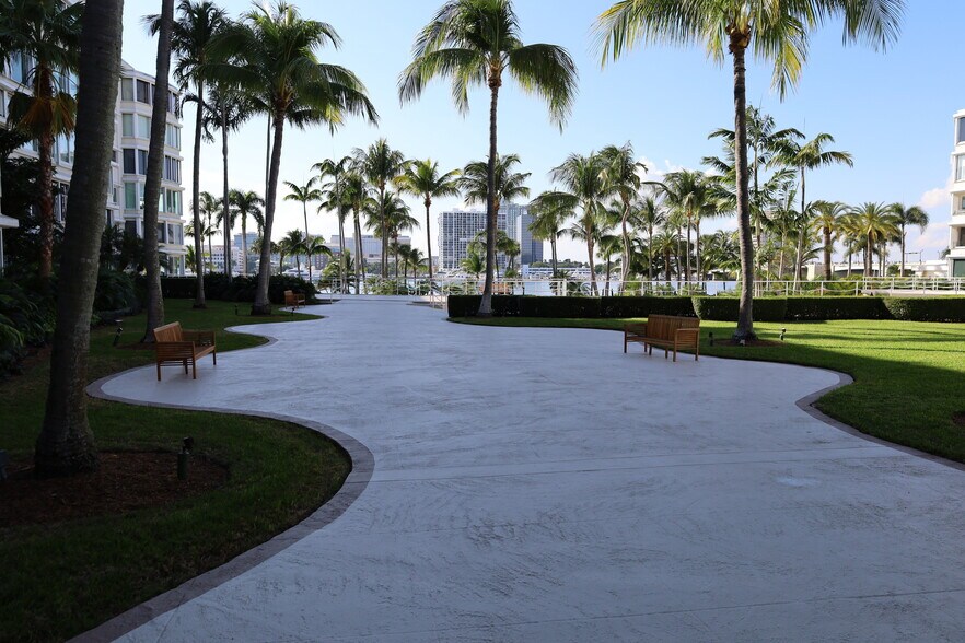 More Photos Of 44 Cocoanut Row, Palm Beach Medical For Lease