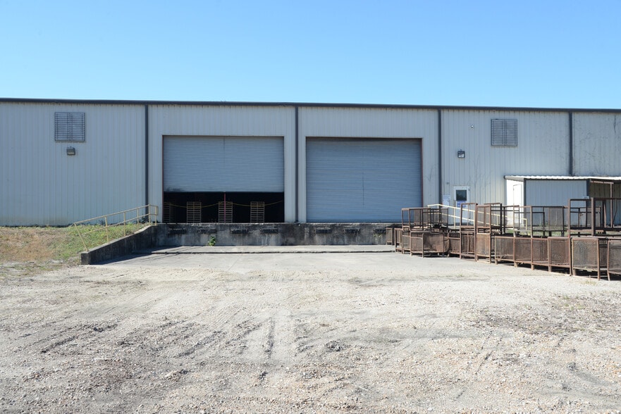 More Photos Of 1735 N Washington St, Vicksburg Manufacturing For Lease
