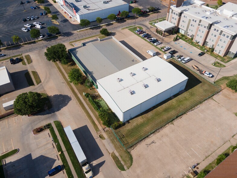 More Photos Of 2515 E Montgomery Pl, Wichita Falls Freestanding For Sale