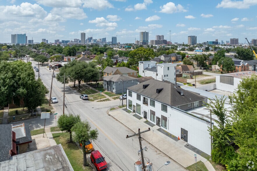 More Photos Of 4210 Emancipation Ave, Houston General Retail For Sale