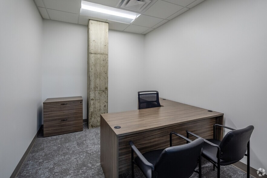 More Photos Of 214 Overlook Cir, Brentwood Office For Sale