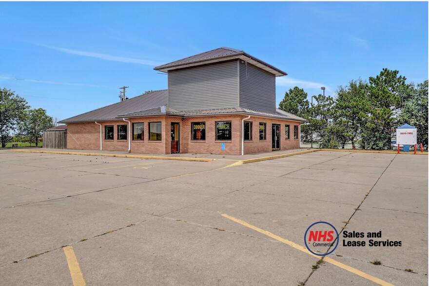 Primary Photo Of 508 W David Dr, York Fast Food For Sale