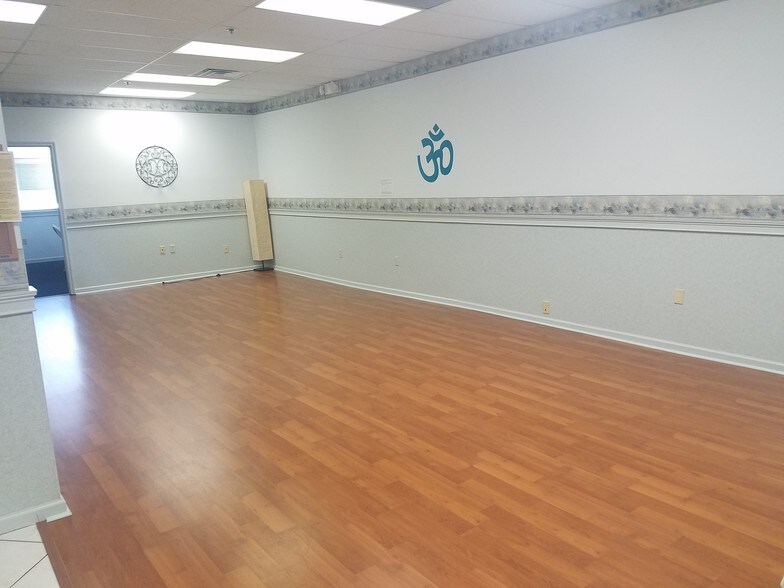More Photos Of 9200 Bonita Beach Rd, Bonita Springs Coworking Space