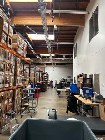 More Photos Of 2533 S Main St, Santa Ana Warehouse For Sale
