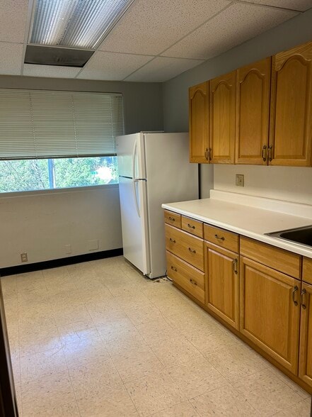 More Photos Of 2929 Grandview St, Placerville Office For Sale