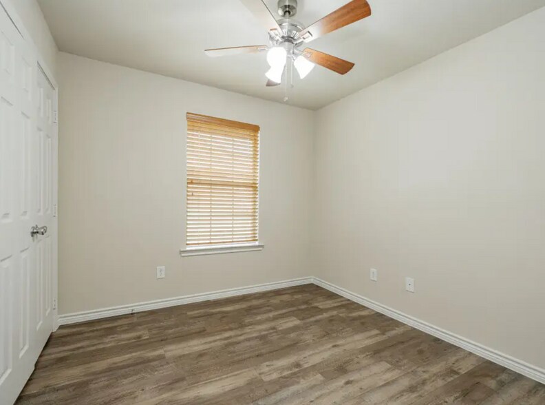 More Photos Of 26 Duplex Portfolio, Commerce Apartments For Sale