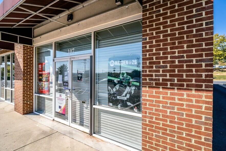 More Photos Of 1028 Richmond Ave, Staunton Unknown For Lease