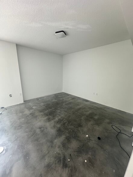 More Photos Of 410 Evernia St, West Palm Beach Apartments For Lease