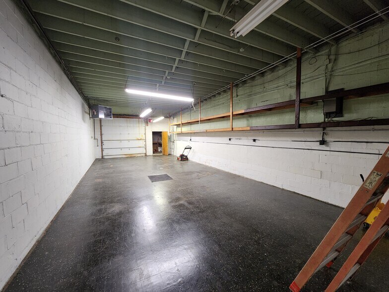 More Photos Of 4105 12 Mile Rd, Berkley Storefront For Sale