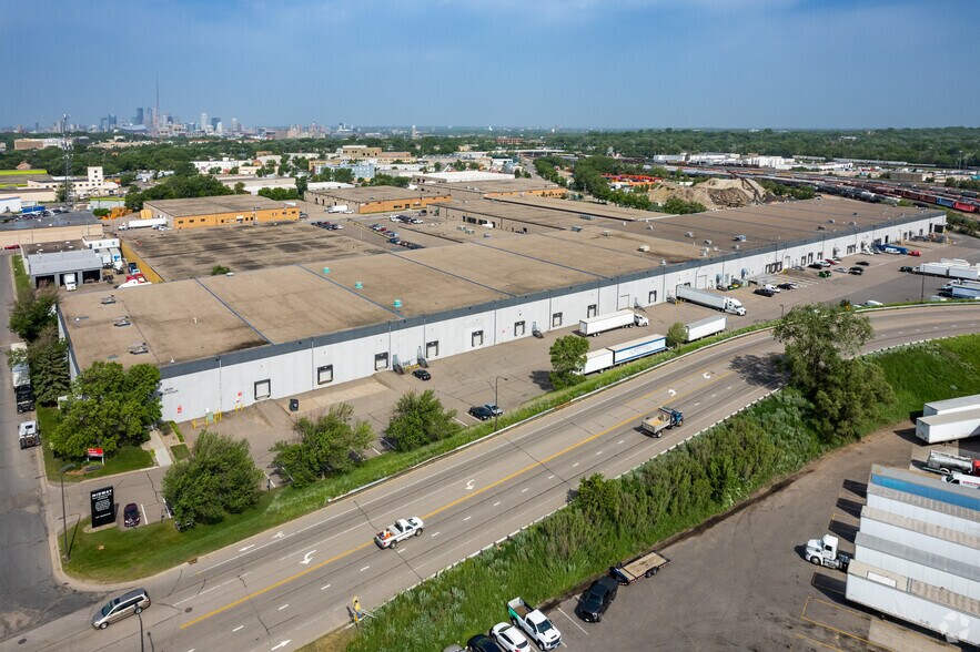 More Photos Of 2075-2085 Ellis Ave, Saint Paul Distribution For Lease