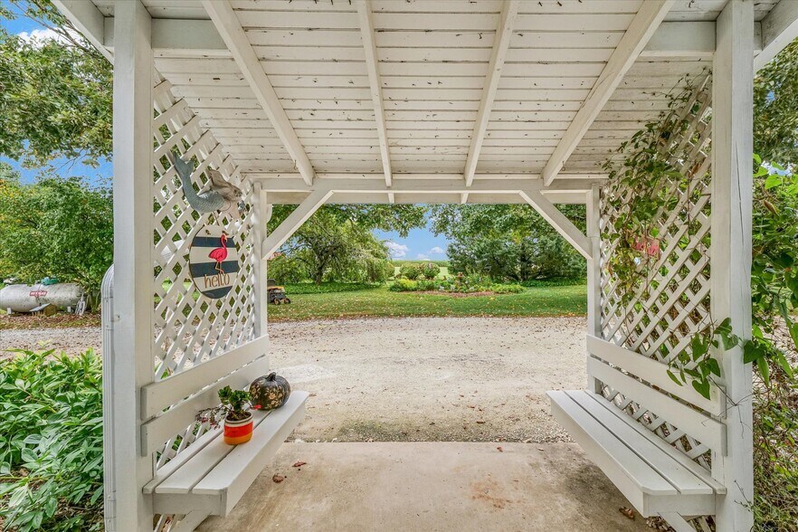 More Photos Of 1356 County Road 2900 N, Rantoul Specialty For Sale