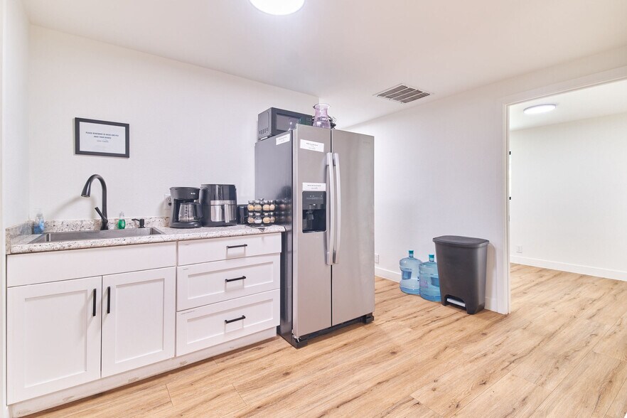 More Photos Of 586 Bonanza Trail, Big Bear Lake Office Residential For Sale