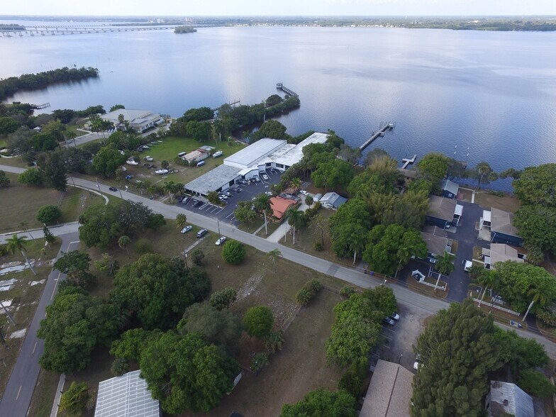 More Photos Of 3120-3131 E Riverside Dr, Fort Myers Research And Development For Sale