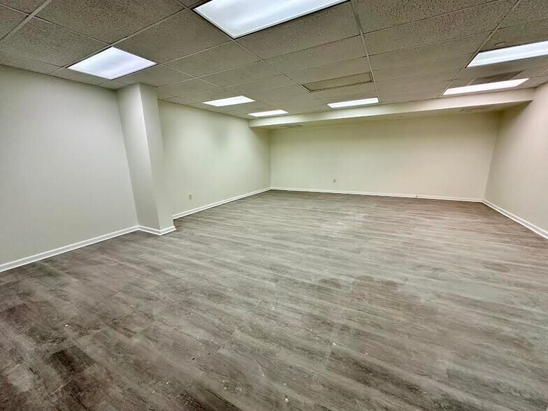 More Photos Of 1 Rossmoor Dr, Monroe Township Medical For Lease