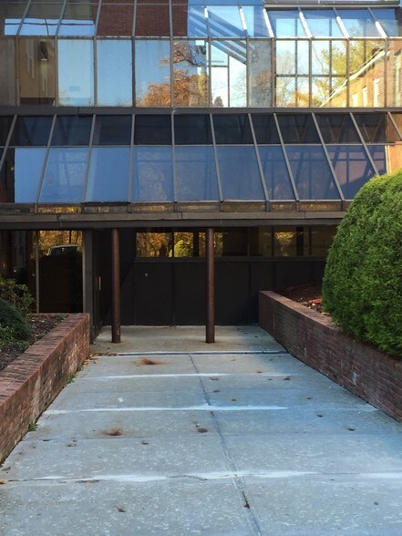 More Photos Of 2 Stowe Rd, Peekskill Office For Sale