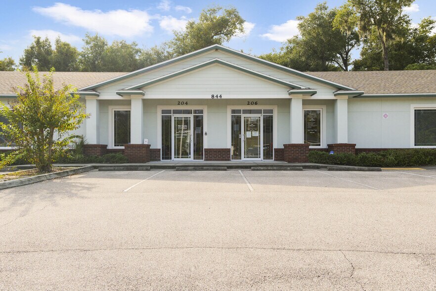 More Photos Of 844 N Stone St, Deland Medical For Sale