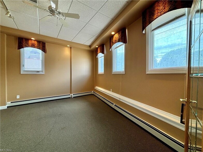 More Photos Of 3312 Lake Ave, Ashtabula Office For Sale