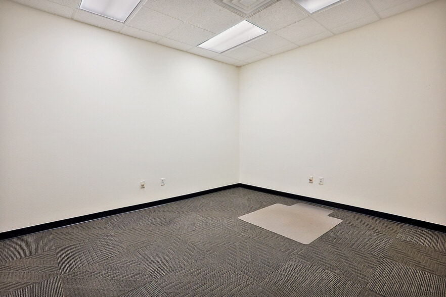 More Photos Of 711 W Main St, Leesburg Medical For Lease