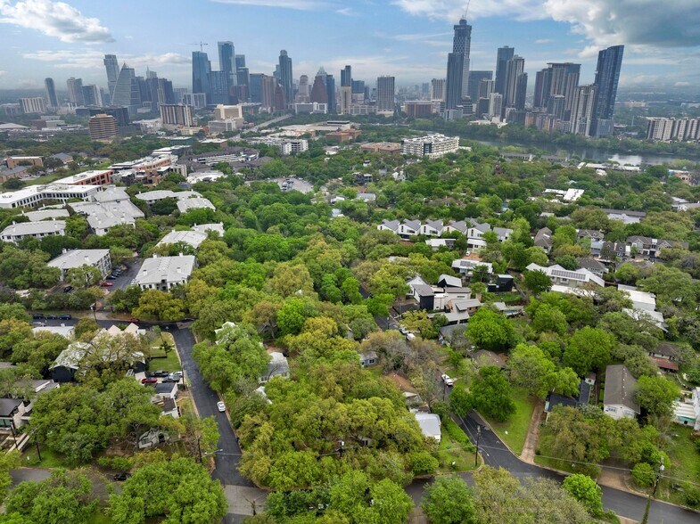 More Photos Of 302 Park Ln, Austin Land For Sale