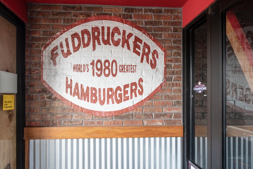 More Photos Of 11950 Kurland Dr, Houston Restaurant For Sale