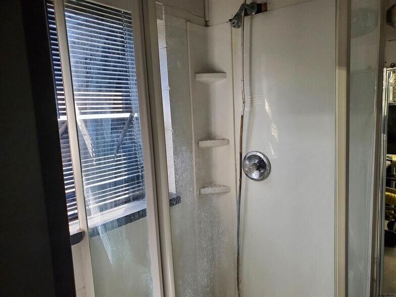 More Photos Of 2127 Central Ave, Schenectady Auto Repair For Sale