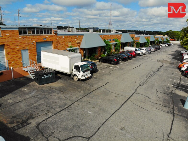 More Photos Of 95 Hoffman Ln, Islandia Warehouse For Lease