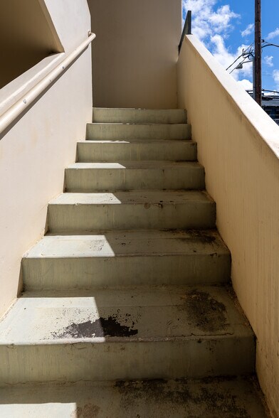 More Photos Of 3427 Waialae Ave, Honolulu Storefront Retail Residential For Sale