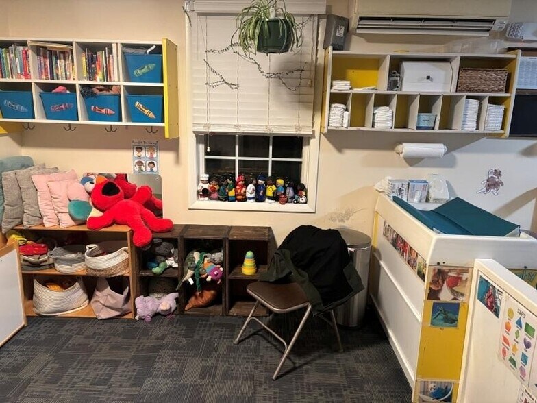 More Photos Of 11749 Snyder Rd, Knoxville Daycare Center For Sale