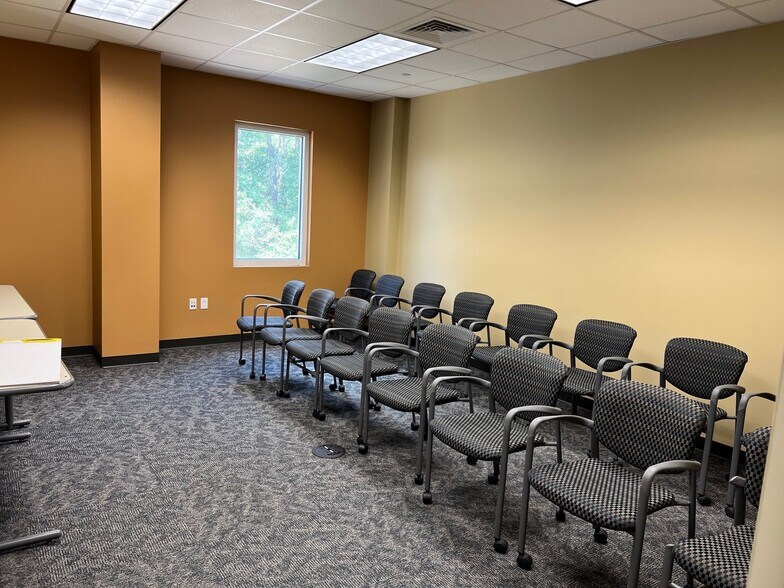 More Photos Of 300 Ashland Way, Madisonville Office For Sale