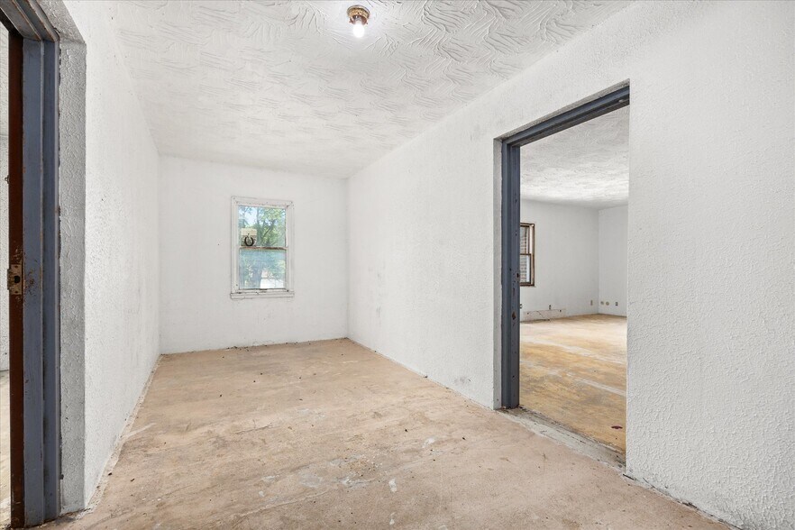 More Photos Of 170 Round House St, Braidwood Apartments For Sale