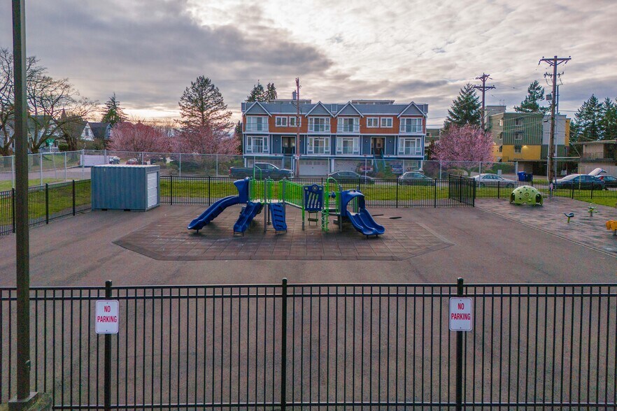 More Photos Of 3201 S D St, Tacoma Specialty For Sale