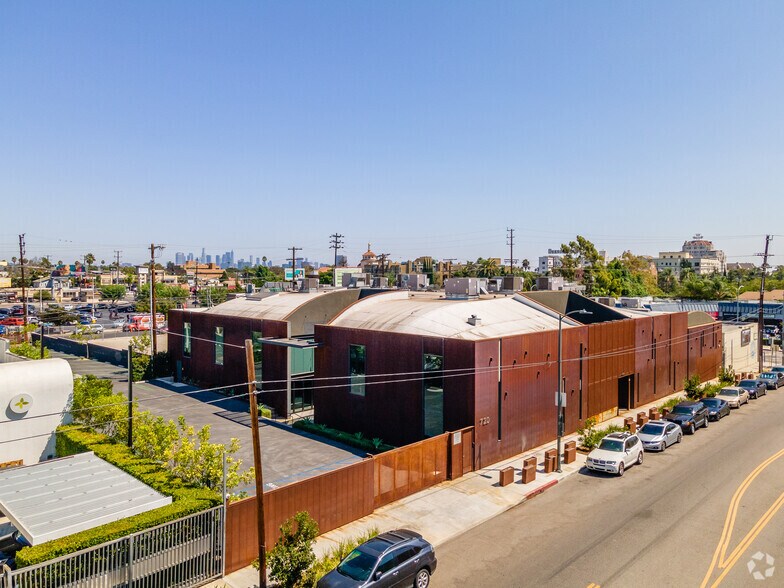 More Photos Of 706-720 N Cahuenga Blvd, Los Angeles Loft Creative Space For Lease