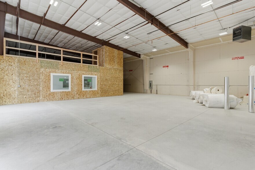 More Photos Of 1938 W 3350 S, Roy Manufacturing For Lease