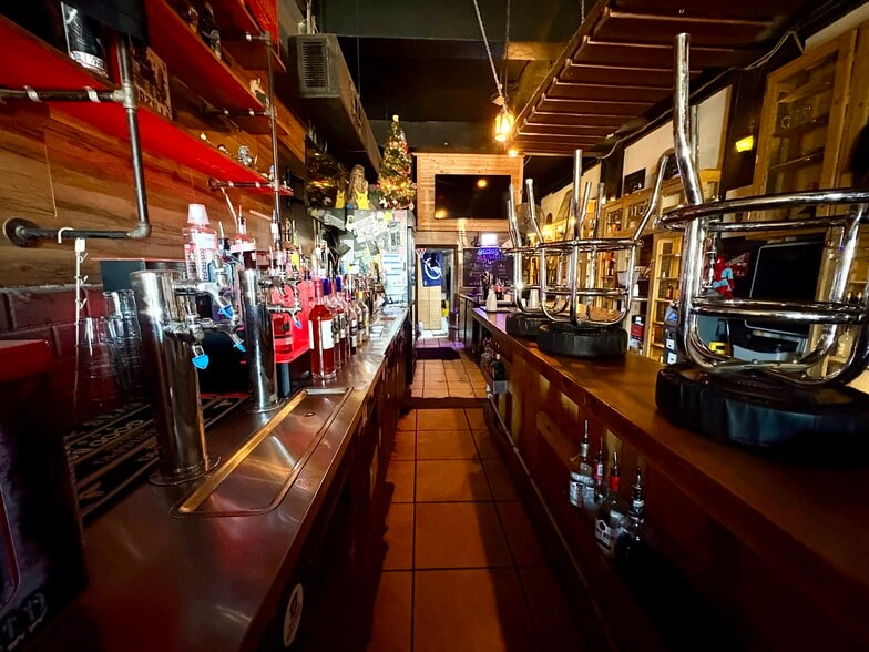 More Photos Of 2053-2063 Central Ave, Saint Petersburg Storefront For Lease