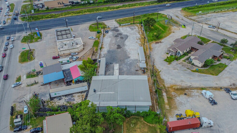 More Photos Of 12530 Beaumont Hwy, Houston Light Distribution For Sale