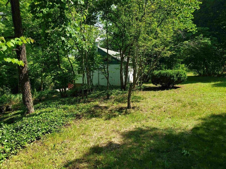 More Photos Of 2487 US Highway 211 W, Luray Storefront For Sale