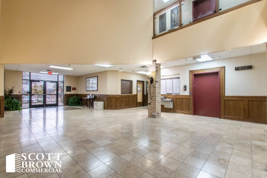 More Photos Of 721-725 S Interstate 35, Denton Office For Lease