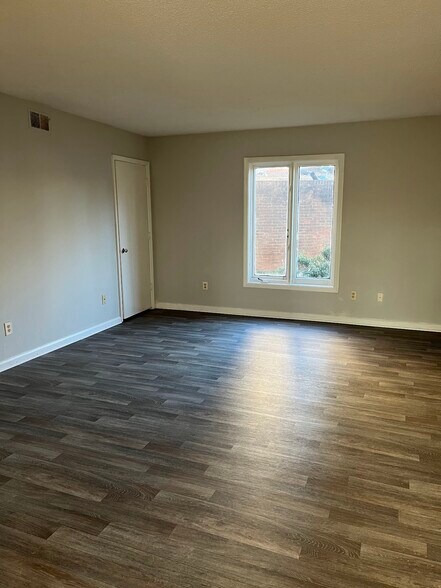 More Photos Of 1931 Mereview Ct, Charlotte Apartments For Sale