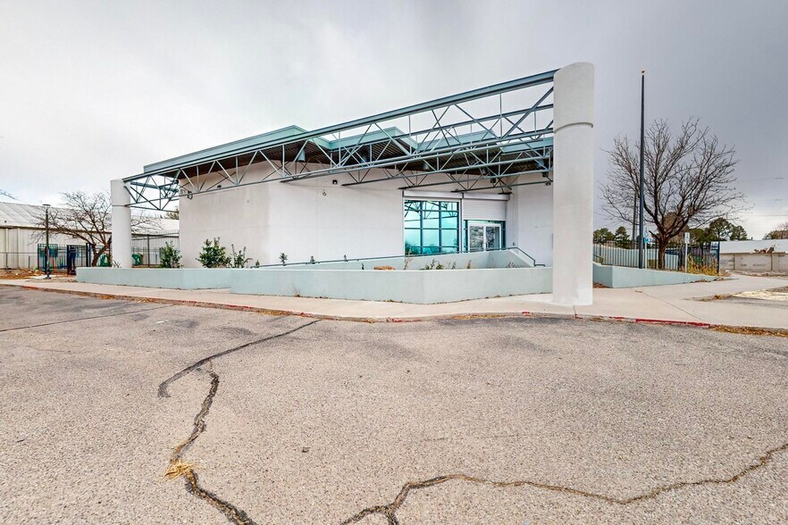 More Photos Of 6410 Gibson Blvd SE, Albuquerque Bank For Sale