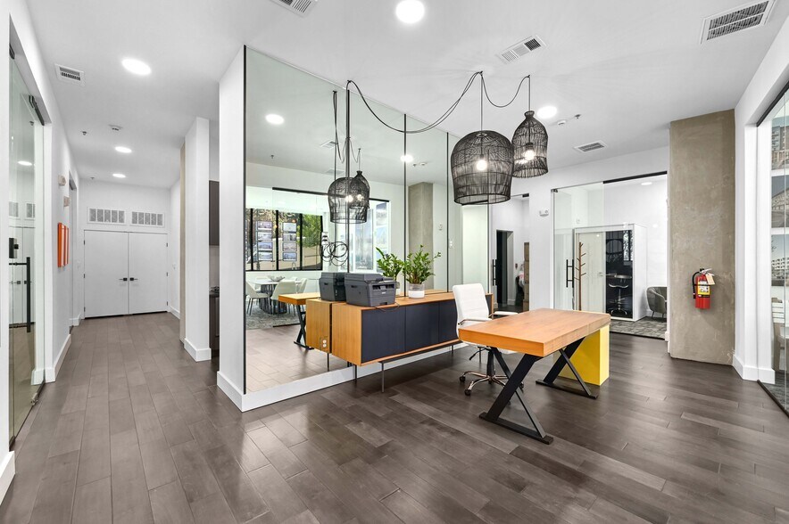 More Photos Of 2500 Longview St, Austin Apartments For Sale