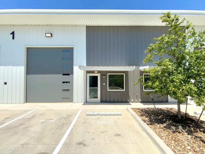 Primary Photo Of 1304 Leander Dr, Leander Industrial For Lease