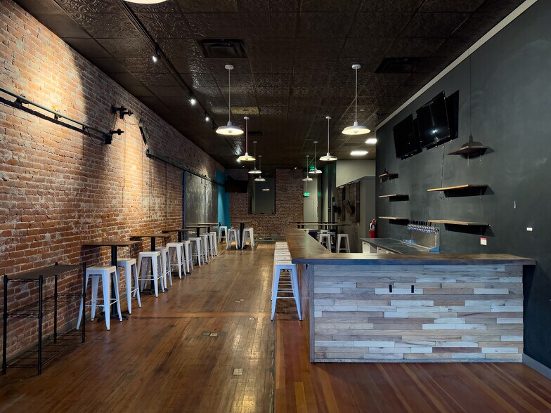 More Photos Of 214-226 E Main st, Walla Walla General Retail For Sale