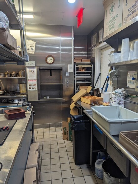 More Photos Of 341-343 W Broadway, New York Storefront Retail Office For Lease