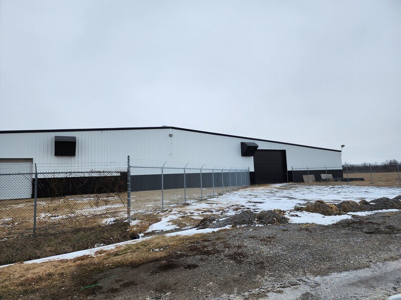 More Photos Of 7301 Victory Blvd, Newport Warehouse For Sale