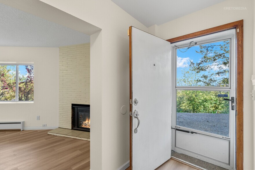 More Photos Of 3020-3024 SW 12th Ave, Portland Apartments For Sale