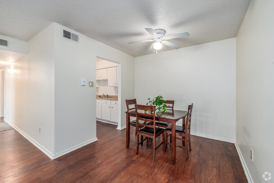 More Photos Of 431 McCain Blvd, North Little Rock Apartments For Sale