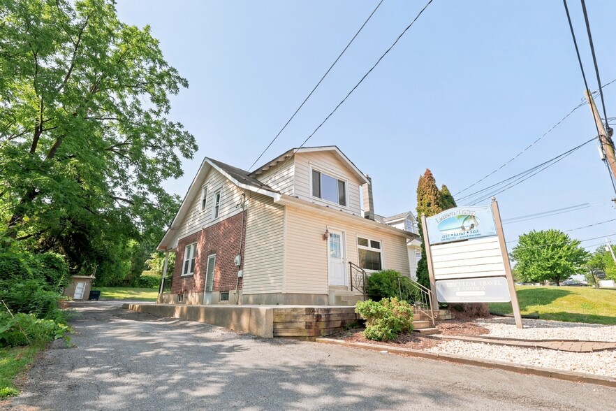 Primary Photo Of 5194 Hamilton Blvd, Allentown Freestanding For Sale
